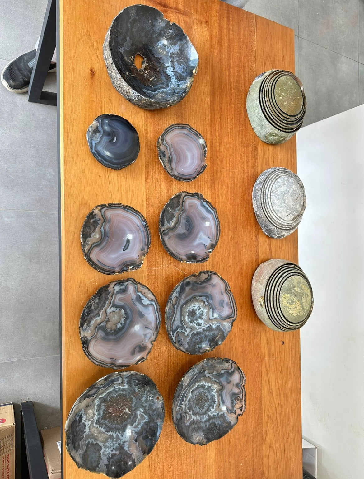 Bowls em Pedras Naturais com Acabamento Dourado