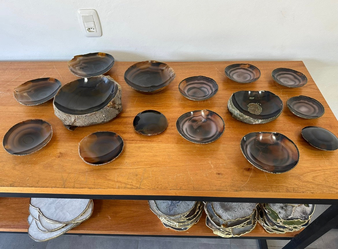 Bowls em Pedras Naturais com Acabamento Dourado